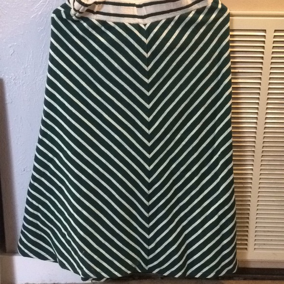 Anthropologie casual skirt - Picture 2 of 4